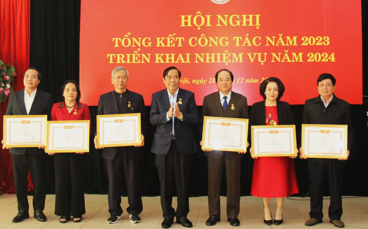 Các cá nhân đạt danh hiệu Tuổi cao - Gương sáng xuất sắc năm 2023 được khen thưởng