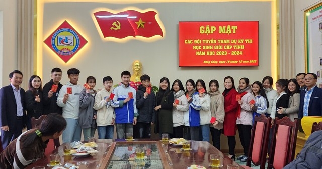 Học sinh Cao Bá Độ ba năm học liên tiếp đoạt 3 giải cao tại kỳ thi chọn học sinh giỏi cấp tỉnh khối GDTX cấp THPT