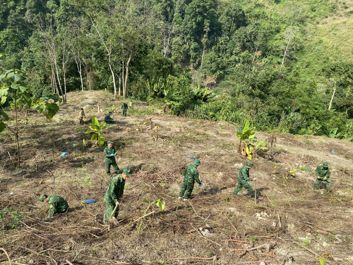 Đẩy mạnh mô hình giúp dân phát triển kinh tế - xã hội, xóa đói giảm nghèo