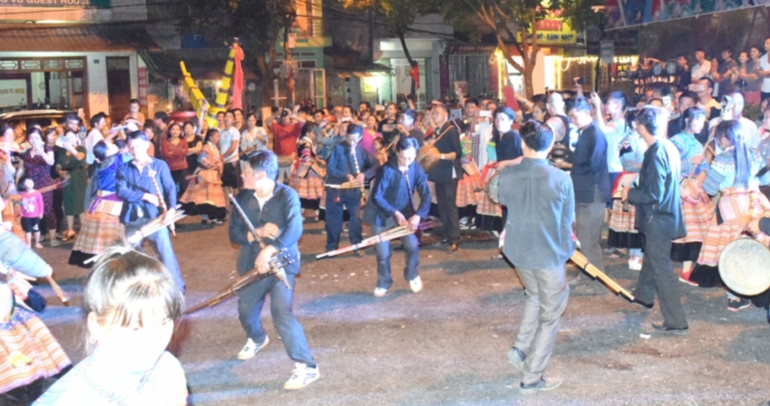 Đến cao nguyên trắng Bắc Hà để “Nghiêng say mùa Đông”