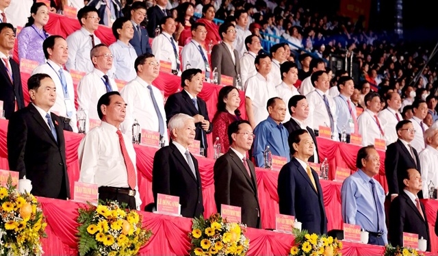 Các đại biểu dự lễ kỷ niệm 20 năm thành phố Cần Thơ trực thuộc Trung ương