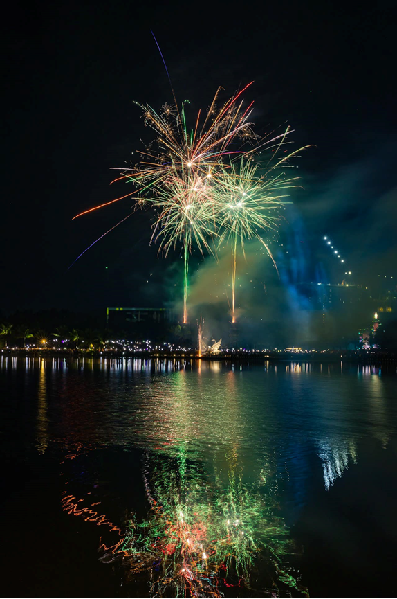 Hơn 40 nghìn cư dân và du khách “cháy” hết mình trong đại nhạc hội Ecopark Countdown 2024