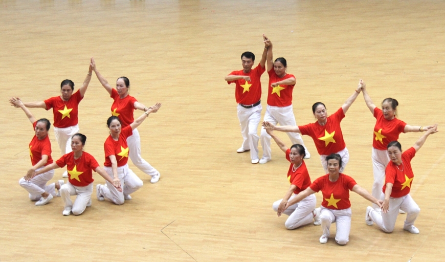 Tổ chức nhiều hoạt động sôi nổi, góp phần xây dựng quê hương giàu đẹp