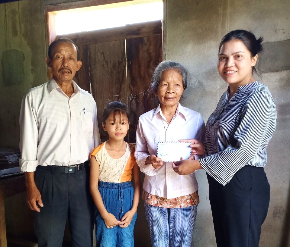 Trao quà cho cho NCT hoàn cảnh khó khăn huyện Kbang, tỉnh Gia Lai.