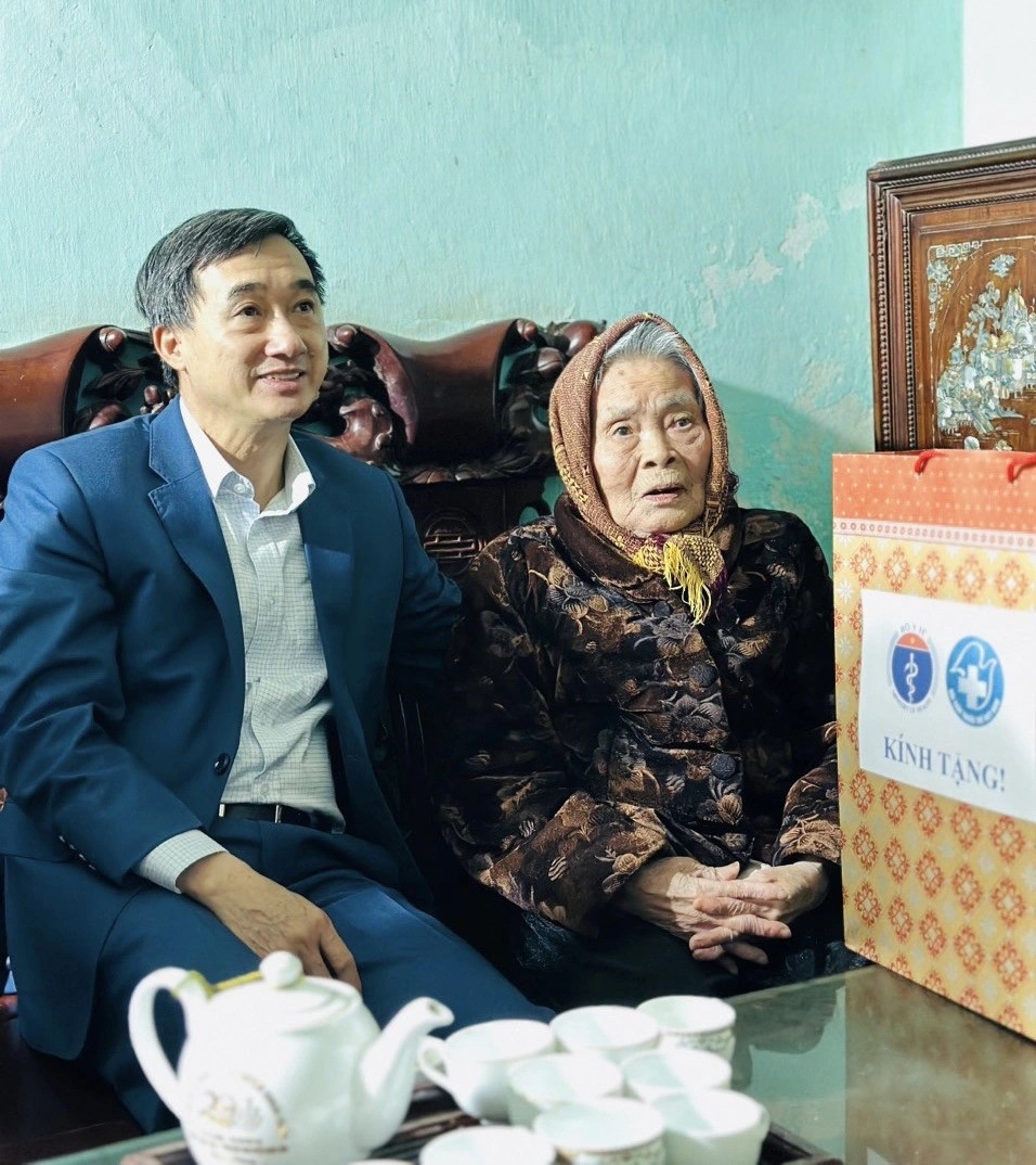 Mang 'quà' sức khỏe cho người dân dịp Tết đến Xuân về