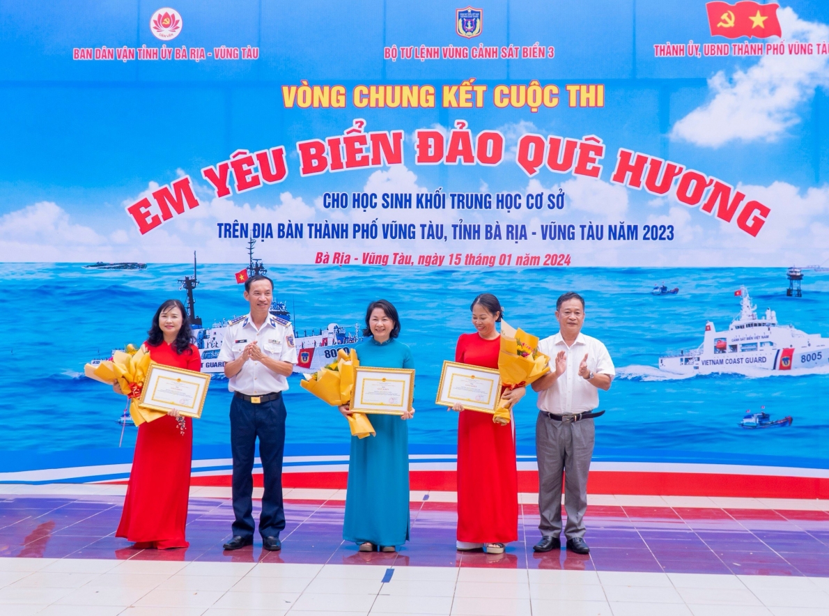 Chung kết cuộc thi Em yêu biển, đảo quê hương