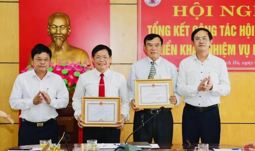 Khen thưởng NCT huyện Thạch Hà, tỉnh Hà Tĩnh lập thành tích xuất sắc năm 2023