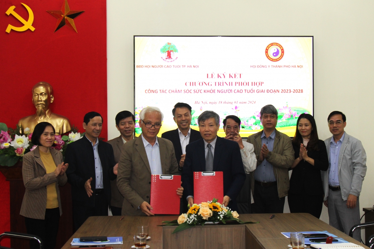 Hai bên tiến hành kí kết chương trình phối hợp