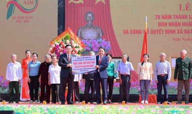 Chủ tịch Quốc hội Vương Đình Huệ dự kỷ niệm 70 năm thành thành lập xã Nghi Xuân