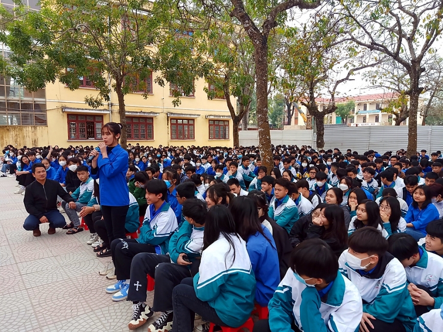 Trường THPT Lê Văn Hưu đẩy mạnh tư vấn hướng nghiệp cho học sinh