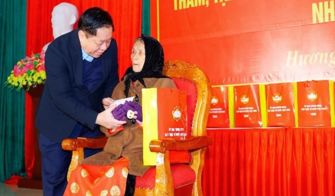 Đồng chí Nguyễn Trọng Nghĩa, Trưởng Ban Tuyên giáo Trung ương thăm, làm việc và dự chương trình Tết Nhân ái tại Vĩnh Phúc