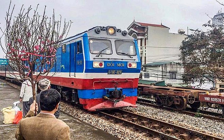 Đường sắt tăng chuyến từ Hà Nội, TP Hồ Chí Minh đi các địa phương