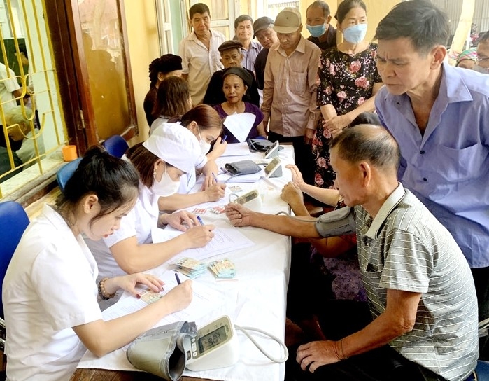 Đẩy mạnh phong trào xây dựng gia đình văn hóa, xóa bỏ thủ tục lạc hậu