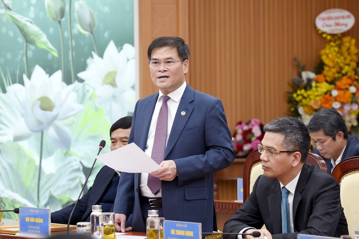 Bộ Tài chính trao quyết định điều động, bổ nhiệm cho tân Thứ trưởng Bùi Văn Khắng