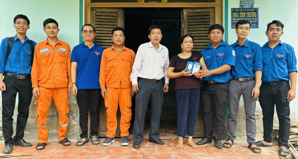 Điện lực Bến Tre: Tri ân khách hàng nhân dịp Xuân Giáp Thìn