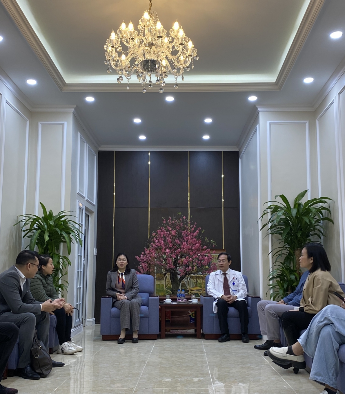 Triển khai mô hình “Khám chữa bệnh sử dụng sinh trắc học, KIOSK tự phục vụ”