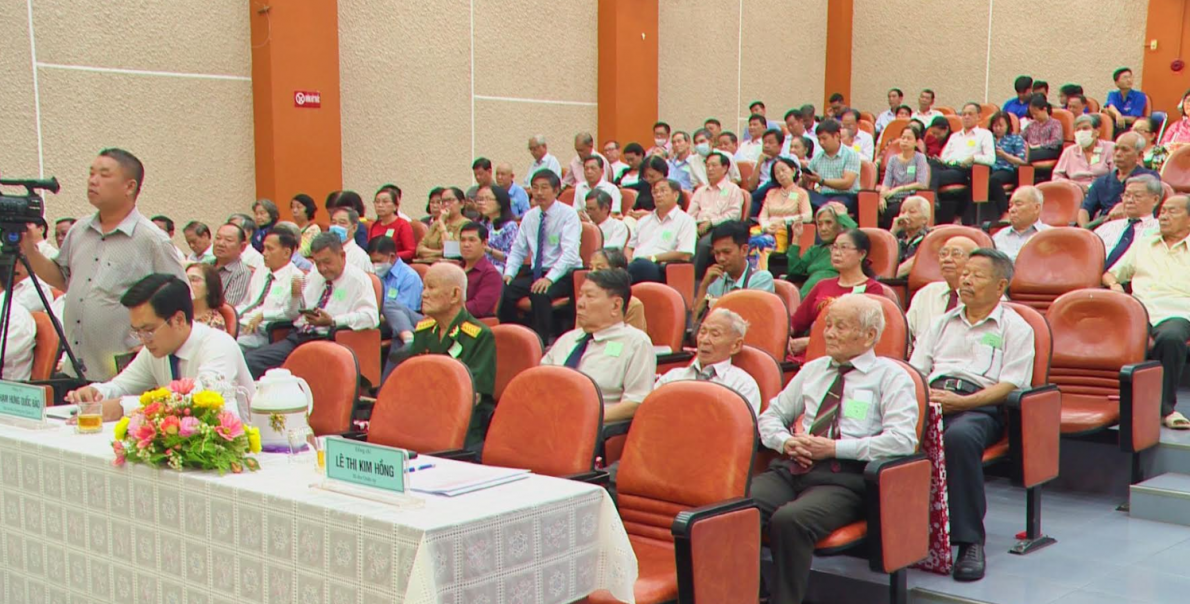 Quận Tân Phú,TP.Hồ Chí Minh: Trao Huy hiệu Đảng cho 136 đảng viên đợt 3/2