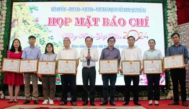 Các cá nhân được Chủ tịch UBND tỉnh tặng Bằng khen vì có nhiều thành tích xuất sắc trong công tác tuyên truyền phục vụ cho sự phát triển kinh tế - xã hội của tỉnh Bạc Liêu năm 2023.