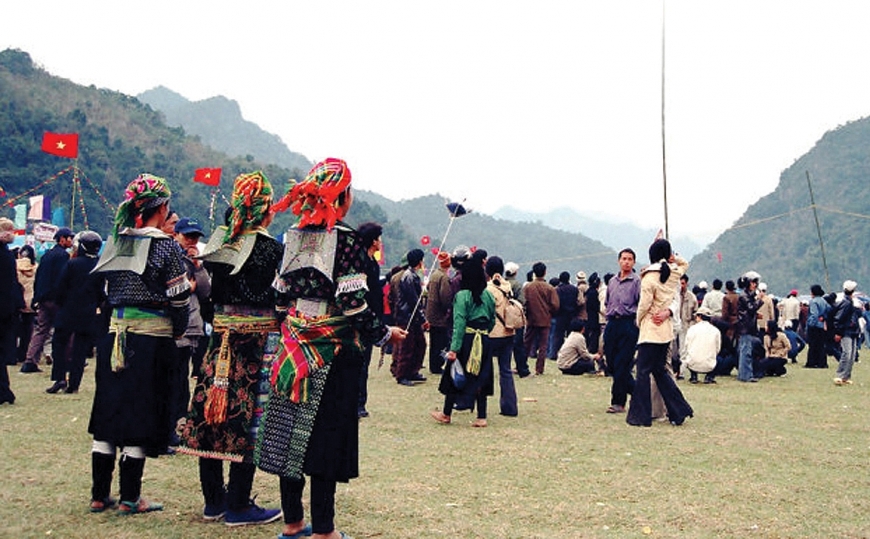 Hội tung còn ngày Xuân