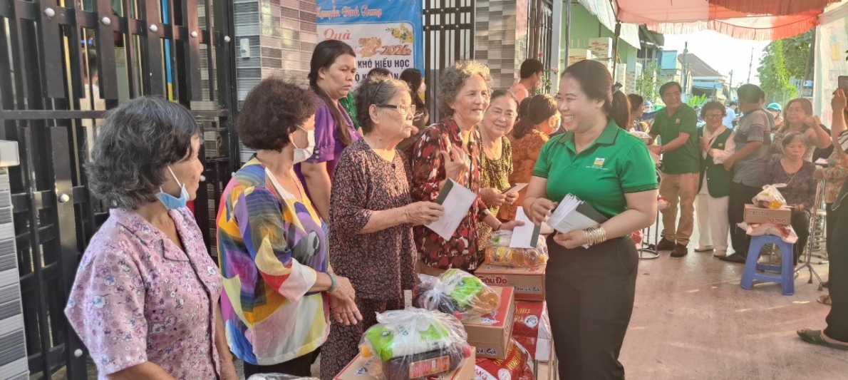 Đồng Nai: Trao tặng quà cho người có hoàn cảnh khó khăn nhân dịp Tết Nguyên đán 2024