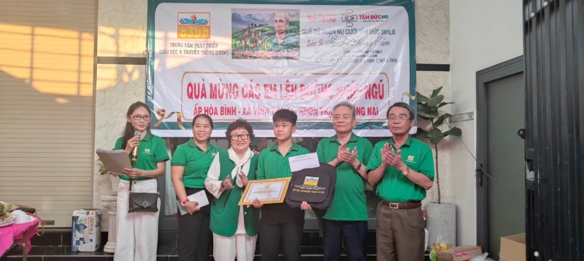 Đồng Nai: Trao tặng quà cho người có hoàn cảnh khó khăn nhân dịp Tết Nguyên đán 2024
