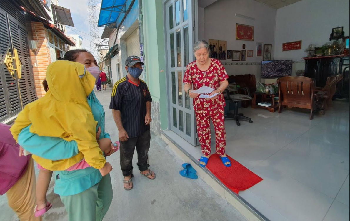 TP. Hồ Chí Minh: Cụ bà 84 tuổi chung tay chăm lo Tết cho người nghèo