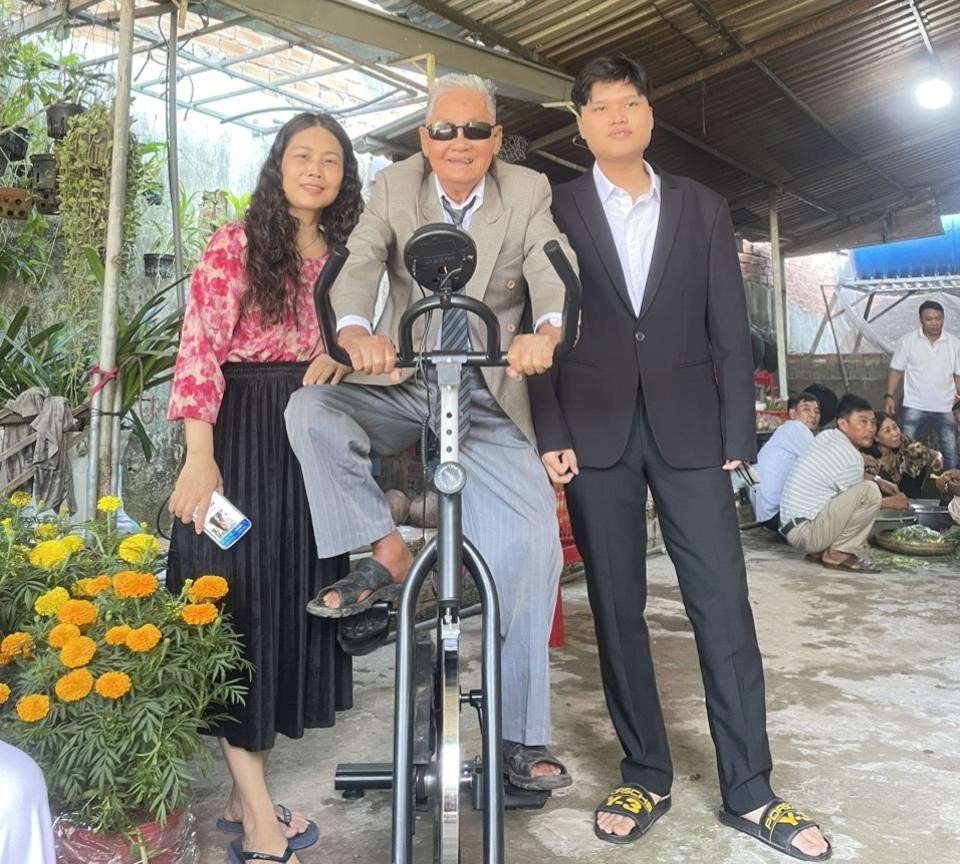 Đồng Tháp: Cụ ông 100 tuổi, khỏe mạnh, minh mẫn như thanh niên