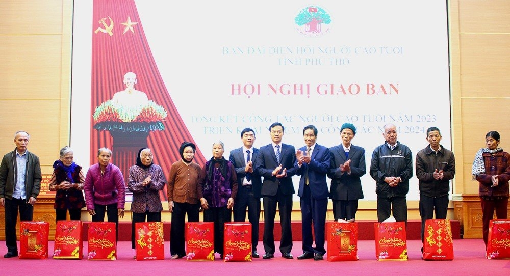 Hoàn thành tốt các chỉ tiêu, nhiệm vụ đề ra