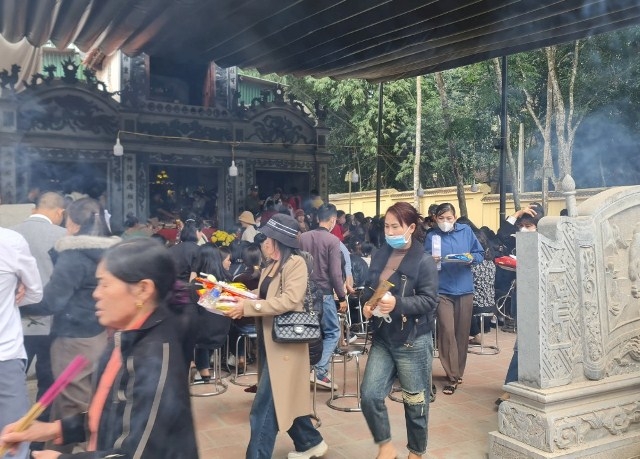 Di tích Lịch sử Văn hóa Quốc gia đền Đức Hoàng - Điểm hẹn đầu năm của du khách thập phương.