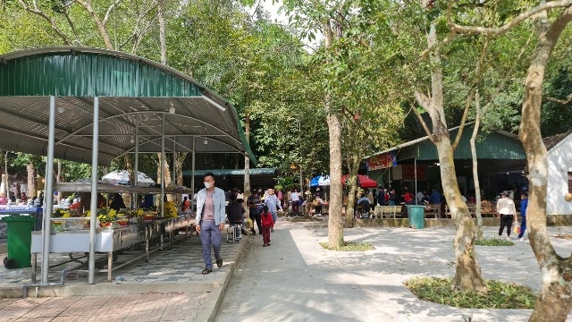 Di tích Lịch sử Văn hóa Quốc gia đền Đức Hoàng - Điểm hẹn đầu năm của du khách thập phương.