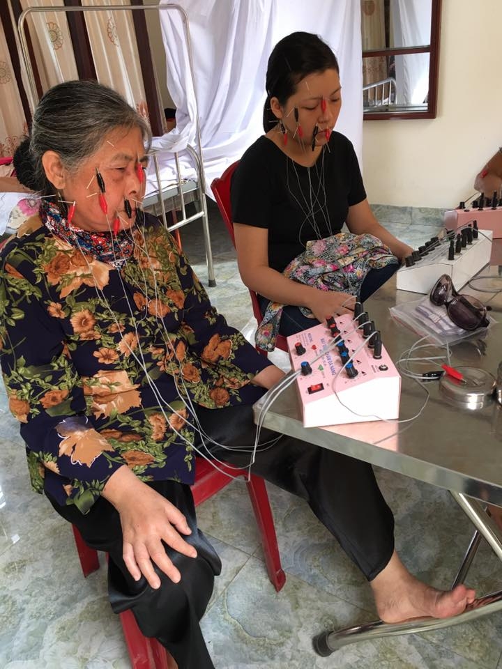 Phương pháp châm cứu chữa bệnh hiệu quả của Lương y Lê Đức Vọng