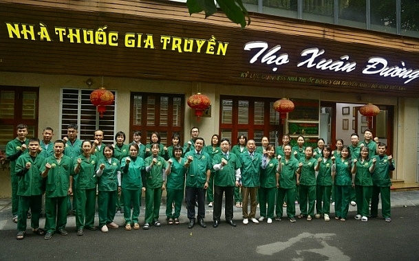 Tập thể CBNV Nhà thuốc