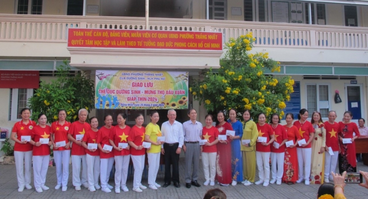 Sôi nổi các hoạt động mừng thọ, giao lưu ca hát, thể dục dưỡng sinh của NCT