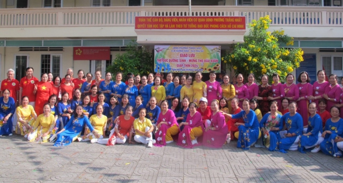 Sôi nổi các hoạt động mừng thọ, giao lưu ca hát, thể dục dưỡng sinh của NCT