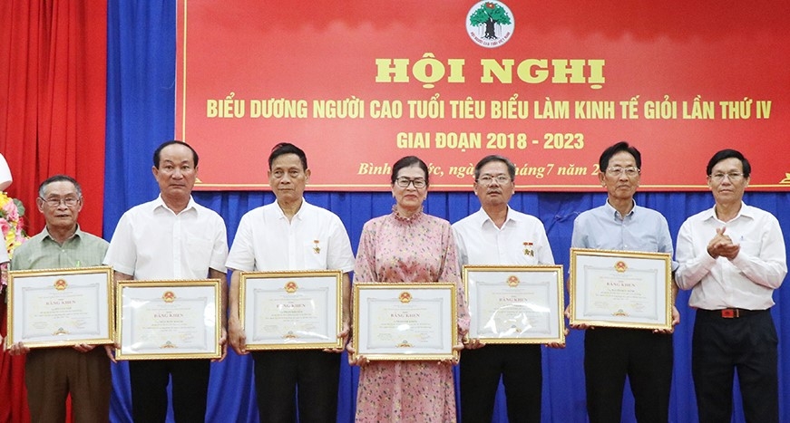 Tôn vinh NCT làm kinh tế giỏi tiêu biểu tỉnh Bình Phước giai đoạn 2018-2023