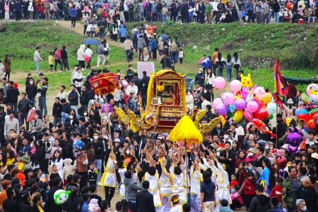 Khai mạc Lễ hội Đền Cờn và Khai trương du lịch Hoàng Mai năm 2024