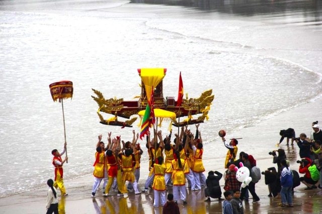 Khai mạc Lễ hội Đền Cờn và Khai trương du lịch Hoàng Mai năm 2024