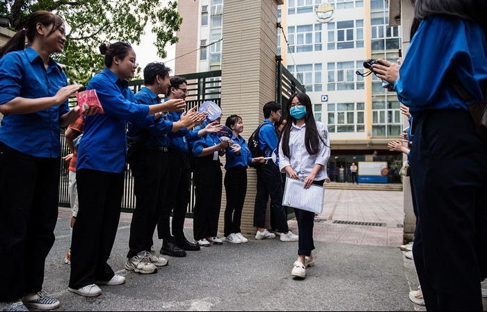 Bộ GD&ĐT: Học sinh chưa đỗ tốt nghiệp THPT năm 2024 được thi lại theo chương trình cũ