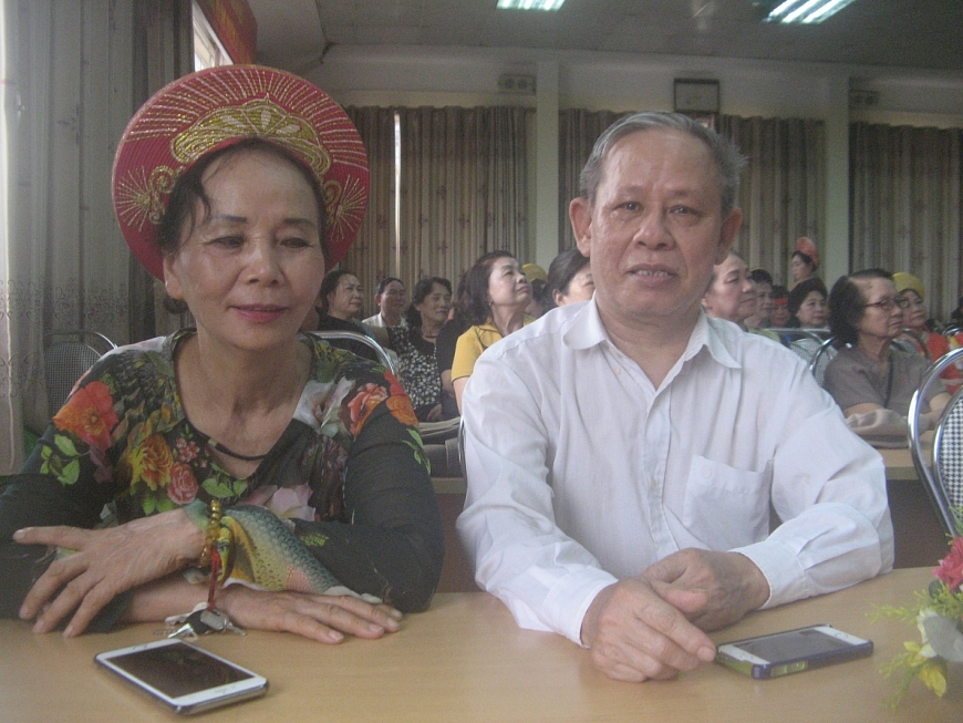 Tận tụy với việc công