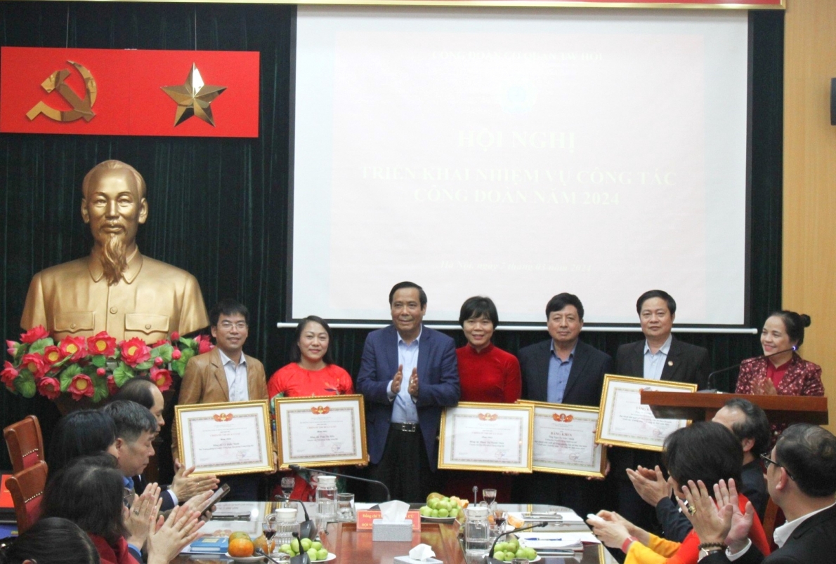 Đổi mới, dân chủ, đoàn kết, trách nhiệm