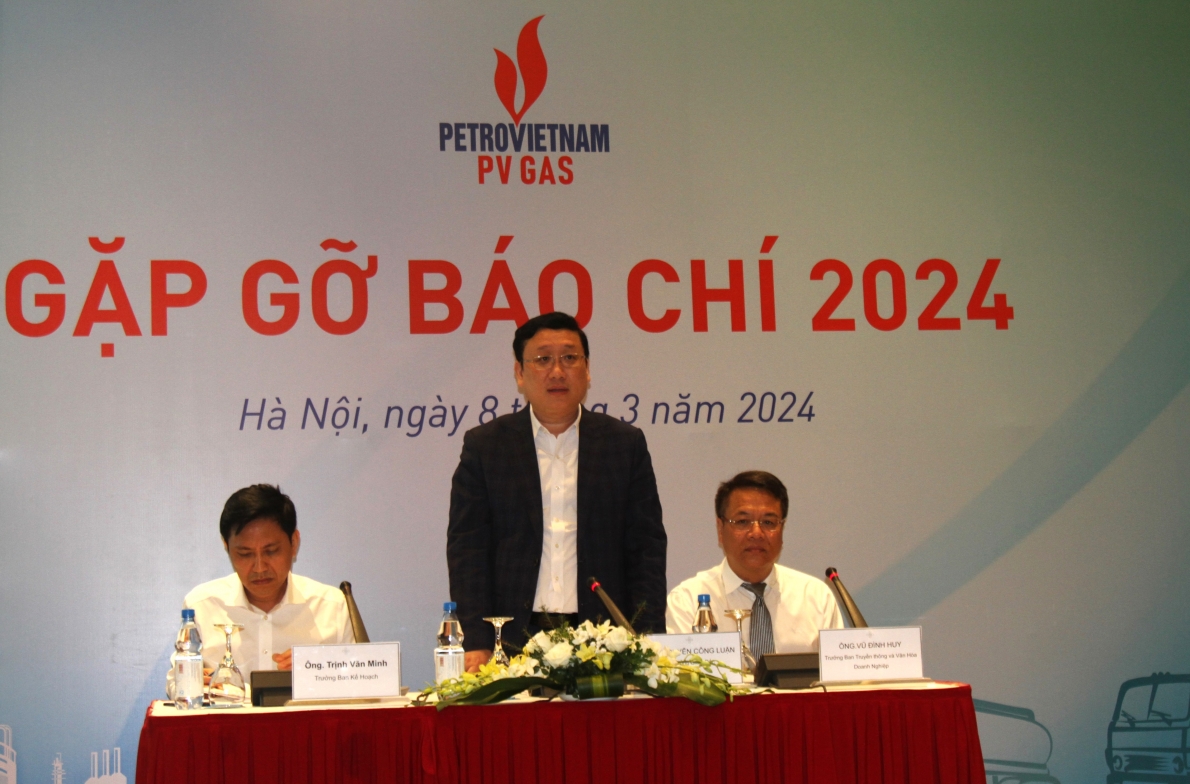 Phó Tổng Giám đốc PV GAS Nguyễn Công Luận phát biểu chào mừng lãnh đạo, biên tập viên, phóng viên các cơ quan báo chí