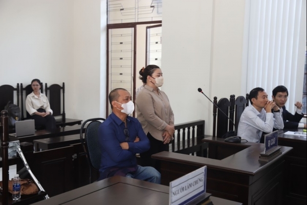 Vụ "đưa con đi chữa bệnh nhận lại hũ tro cốt": 2 bị cáo nhận án treo