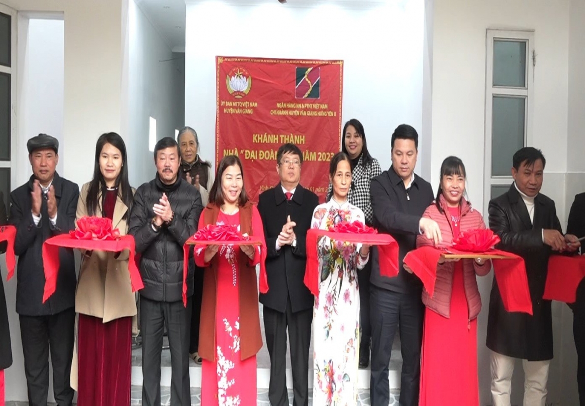 Người cao tuổi huyện Văn Giang làm theo lời Bác