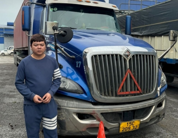 Tạm giữ hình sự tài xế container cố tình đâm vào xe của Cục CSGT, Bộ Công an