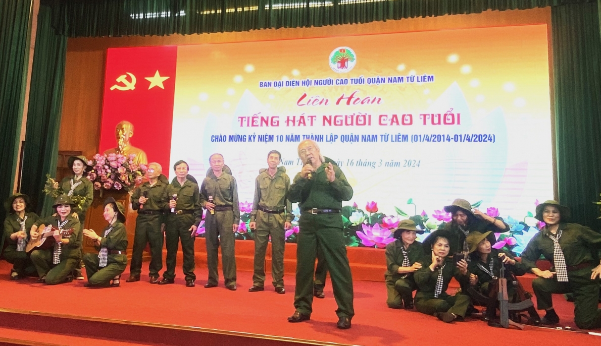 Những bông hoa đẹp chào mừng kỉ niệm 10 năm thành lập quận