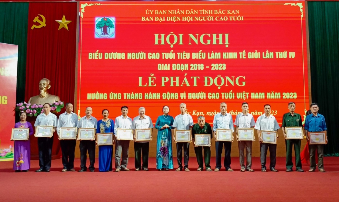 Làm tốt phong trào học tập và làm theo tư tưởng, đạo đức, phong cách Hồ Chí Minh