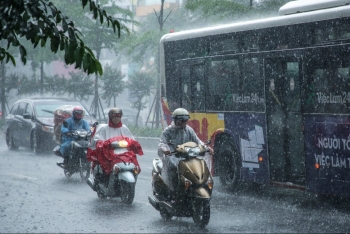 Miền Bắc mưa to, trời chuyển lạnh