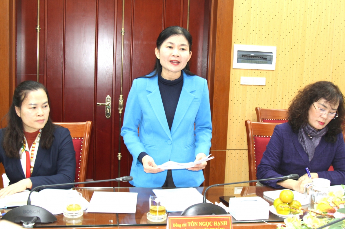 Bà Tôn Ngọc Hạnh phát biểu