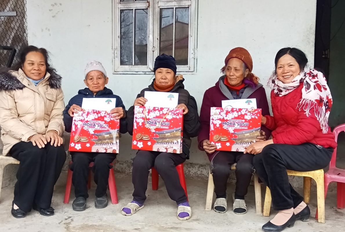 Tặng quà NCT hoàn cảnh khó khăn huyện Lộc Bình, tỉnh Lạng Sơn