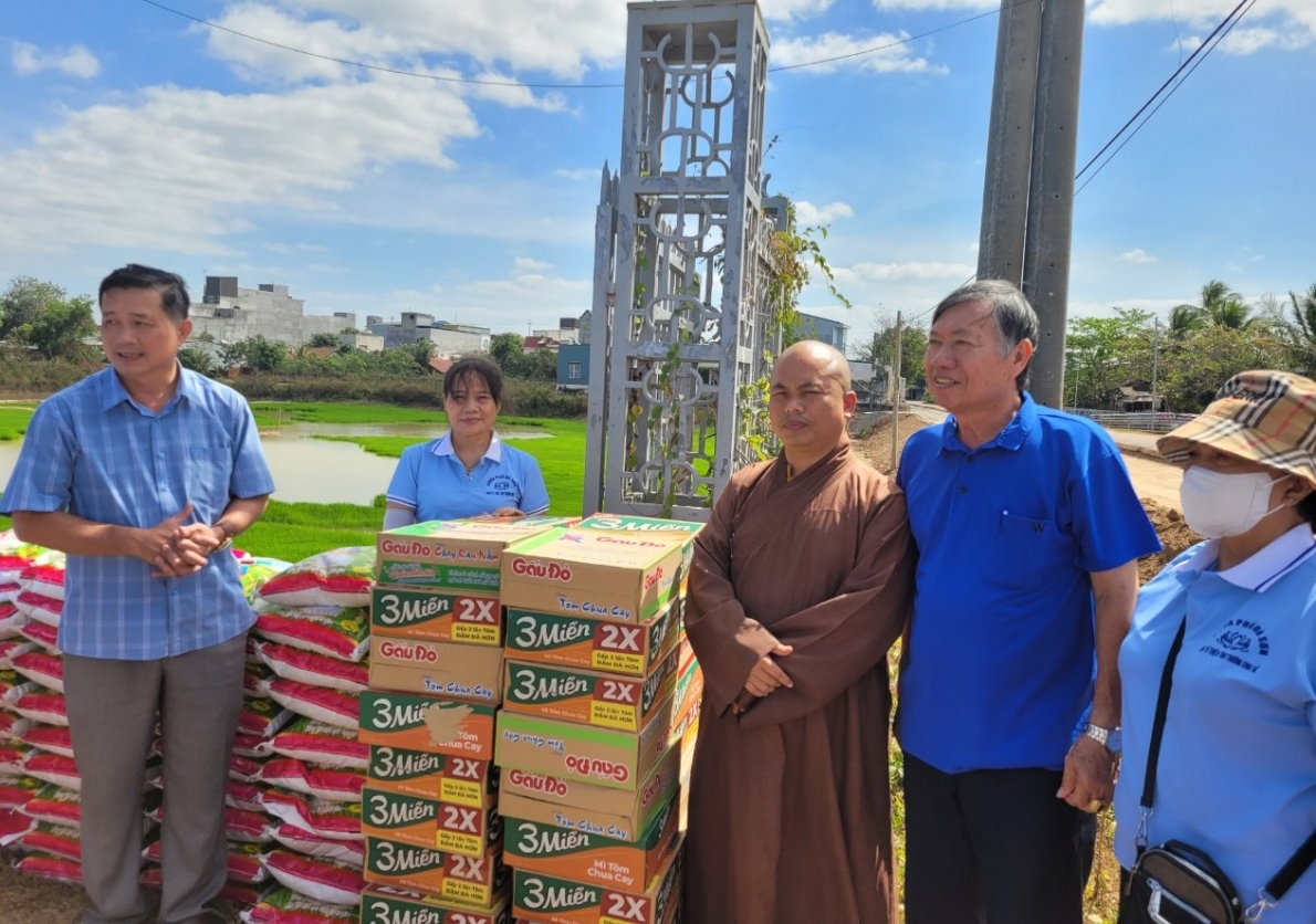 Vận động nhà tài trợ trao quà cho NCT nghèo tỉnh Đắk Lắk nhân dịp Xuân mới Giáp Thìn 2024